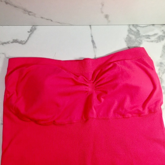 Pink Top | Strapless | Elastic - Picture 2 of 4